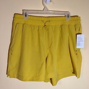 Old Navy - Go Dry Stretch Athletic Shorts - Yellow - Size Large - NWT